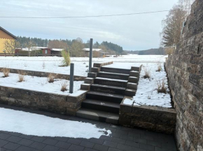 NEU nach Renovierung - mit eigener Terrasse - naturnahe Ortsrandlage - VDSL - 10 min zum Nürburgring - Ausgezeichnete Lage